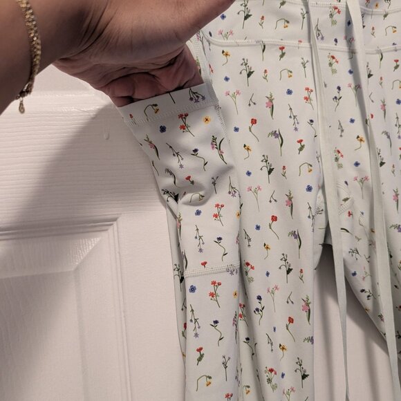 Popflex Cargo Leggings with Pockets - Picture 5 of 6